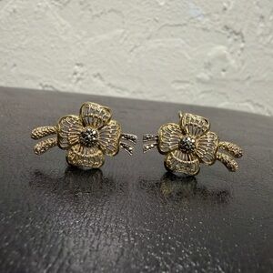 Antique Screw on Silver Utika Earrings